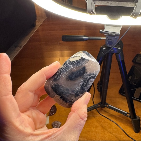 Black and White Agate Stone - Picture 3 of 3